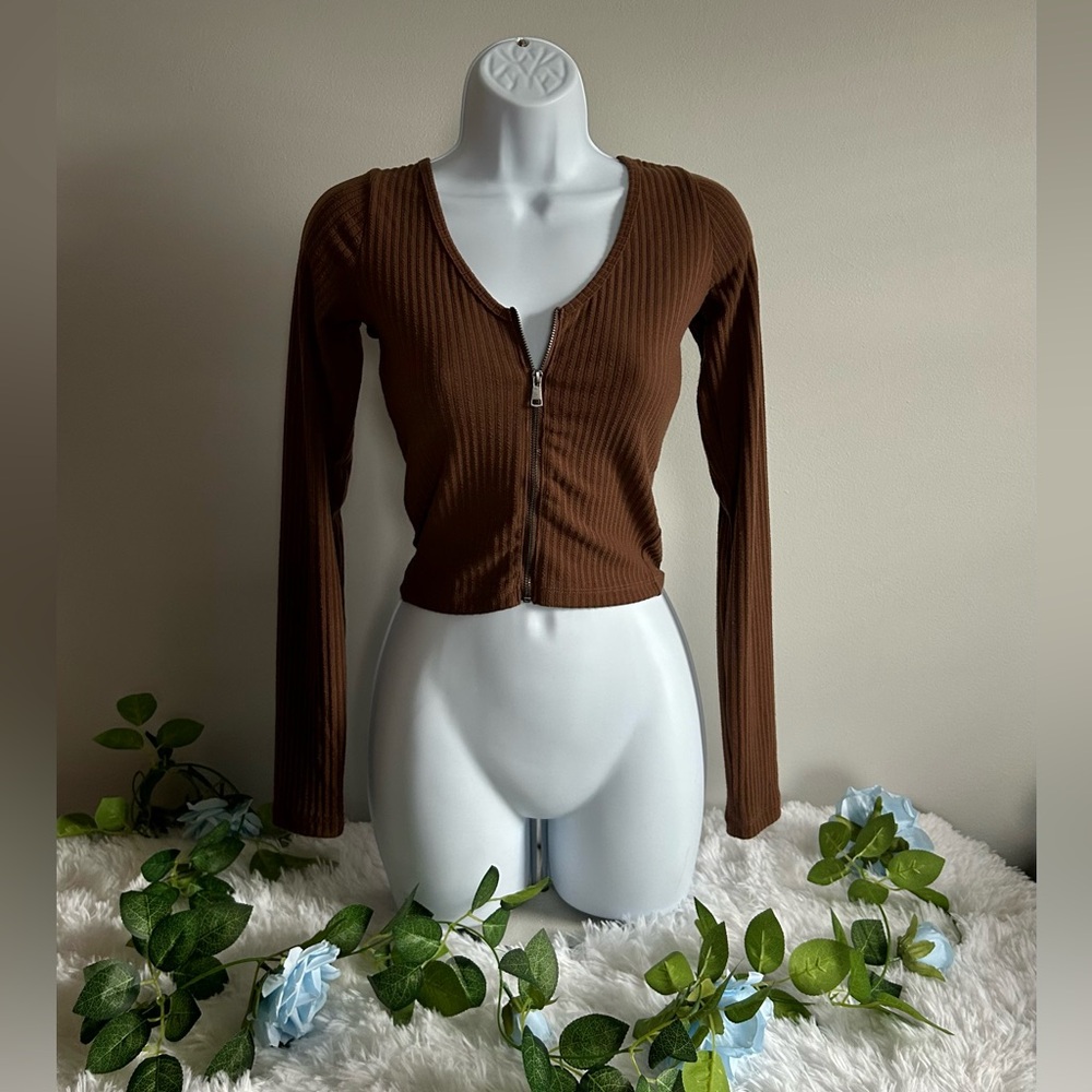 Hollister V-neck Ribbed Long Sleeve Top